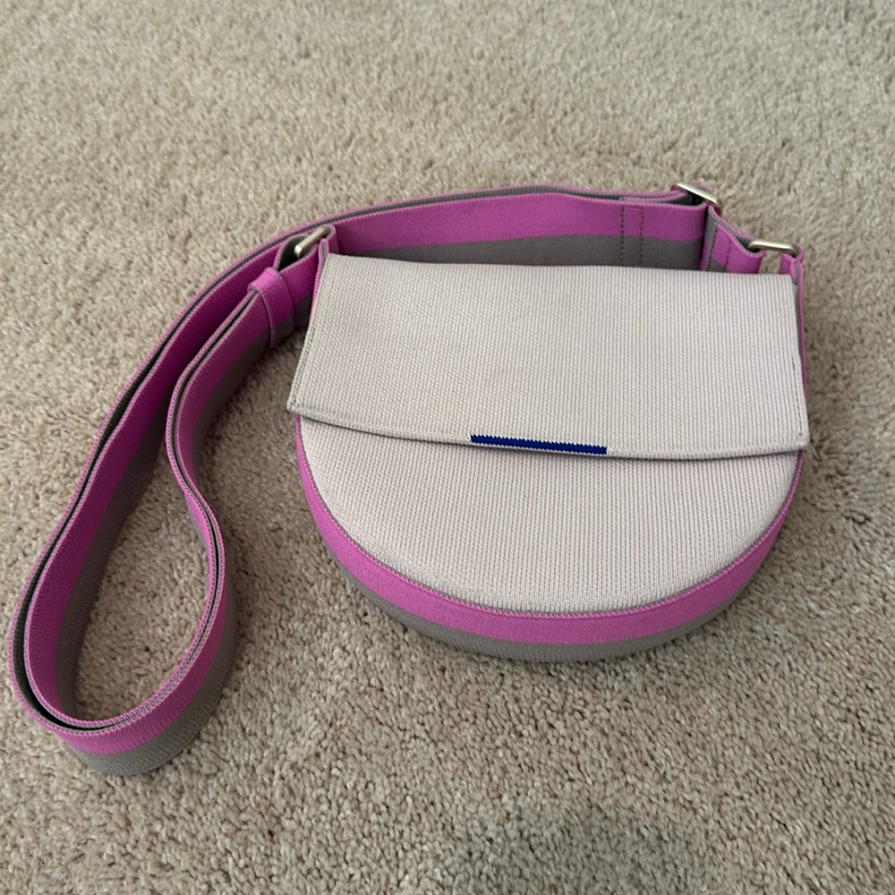 Rothy’s Saddle Bag in Lilac Haze
